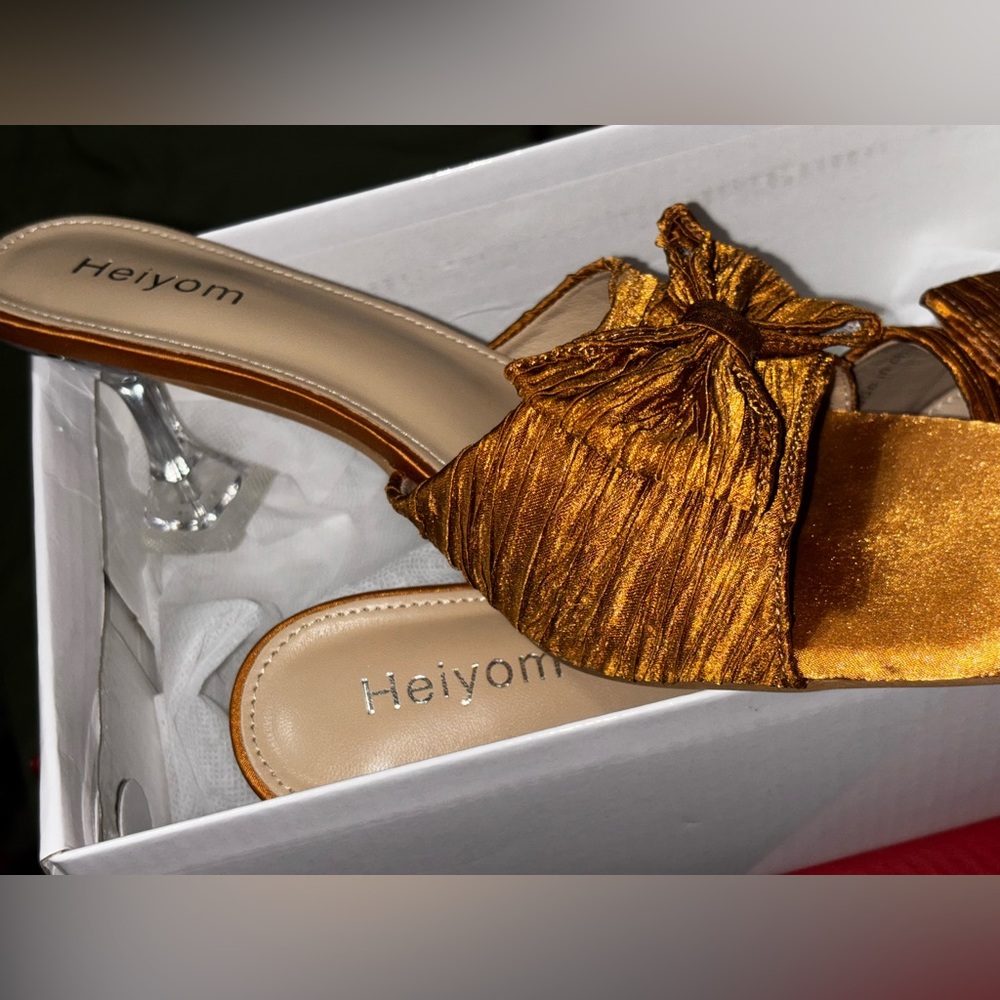 Women's Elegant Gold Heels - Picture 2 of 3